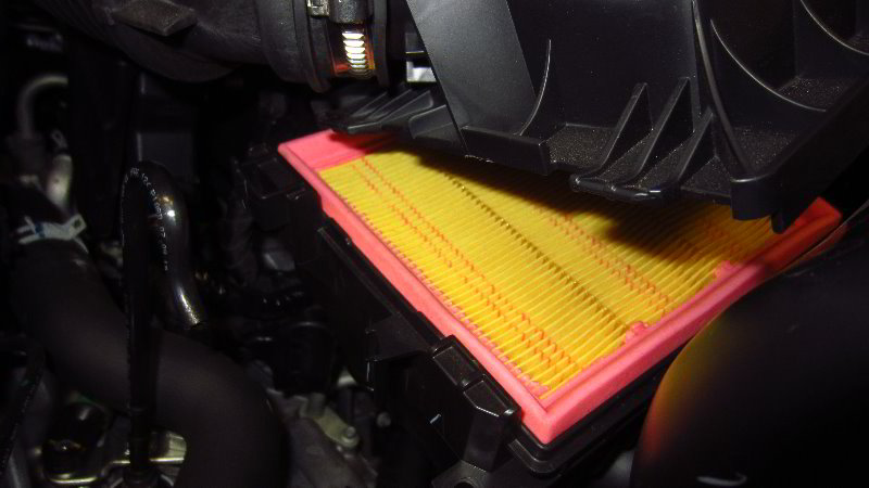 Ford-EcoSport-Engine-Air-Filter-Replacement-Guide-007