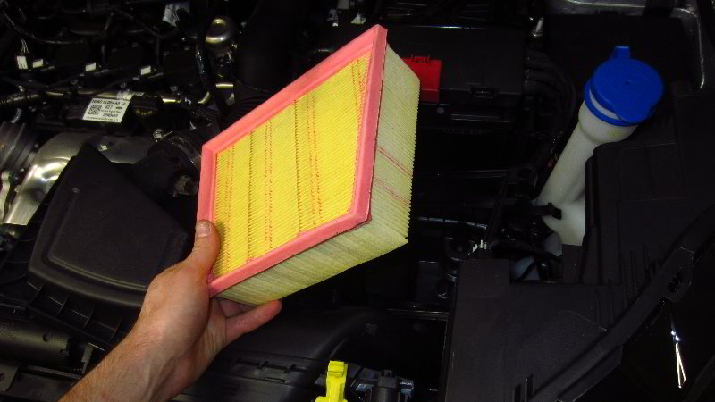 Ford-EcoSport-Engine-Air-Filter-Replacement-Guide-015