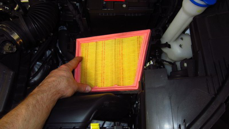 Ford-EcoSport-Engine-Air-Filter-Replacement-Guide-016