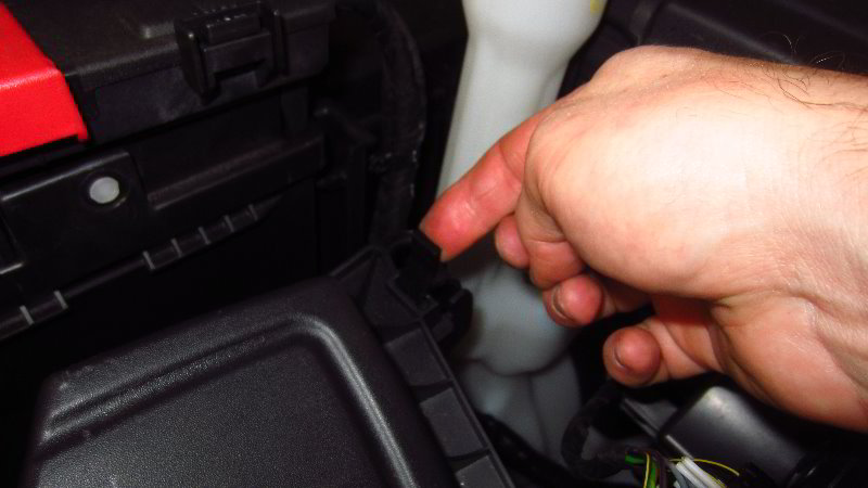 Ford-EcoSport-Engine-Air-Filter-Replacement-Guide-018