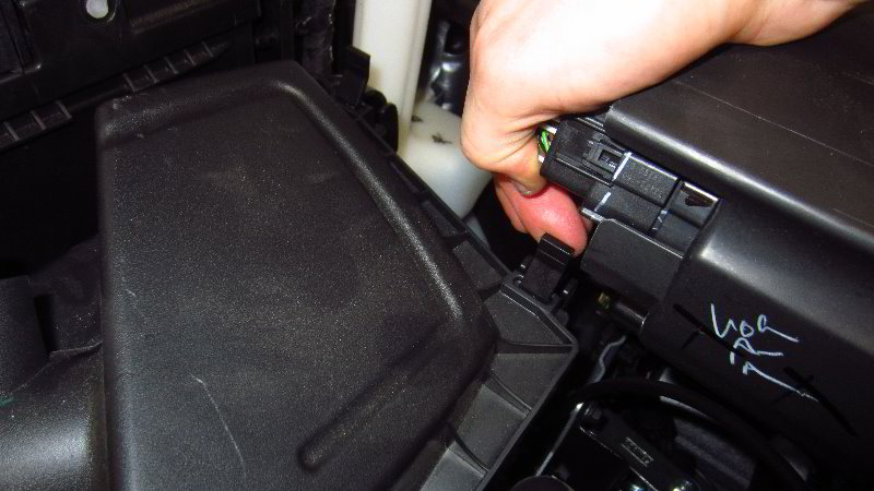 Ford-EcoSport-Engine-Air-Filter-Replacement-Guide-019