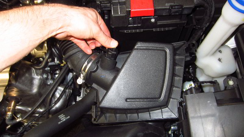 Ford-EcoSport-Engine-Air-Filter-Replacement-Guide-020