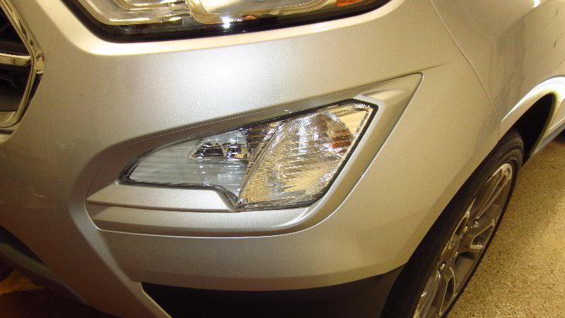 Ford-EcoSport-Front-Turn-Signal-Light-Bulbs-Replacement-Guide-001