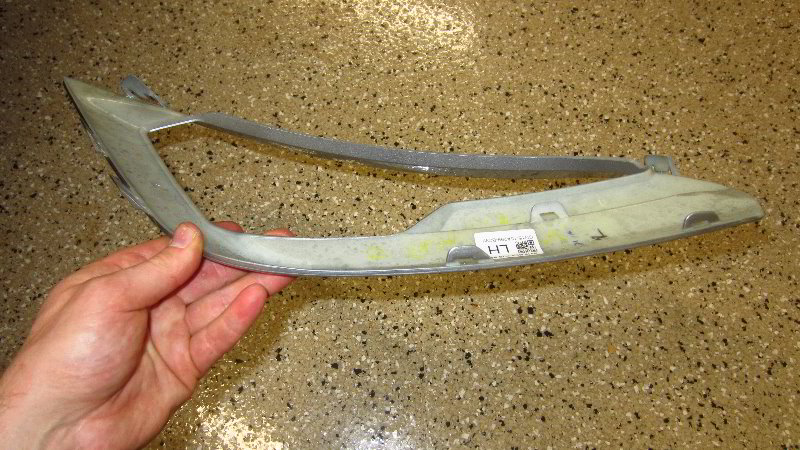 Ford-EcoSport-Front-Turn-Signal-Light-Bulbs-Replacement-Guide-004