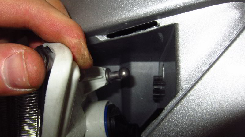 Ford-EcoSport-Front-Turn-Signal-Light-Bulbs-Replacement-Guide-008