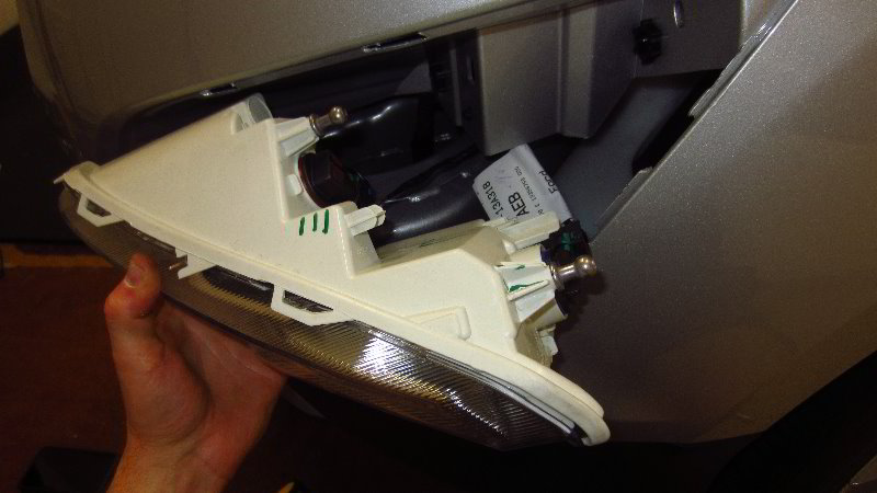 Ford-EcoSport-Front-Turn-Signal-Light-Bulbs-Replacement-Guide-009