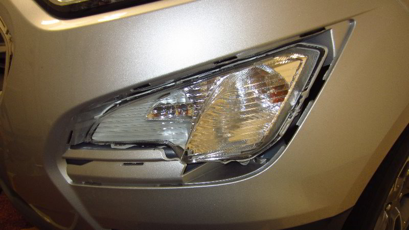 Ford-EcoSport-Front-Turn-Signal-Light-Bulbs-Replacement-Guide-024