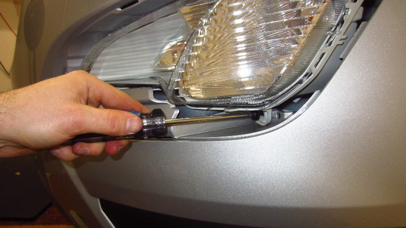 Ford-EcoSport-Front-Turn-Signal-Light-Bulbs-Replacement-Guide-025