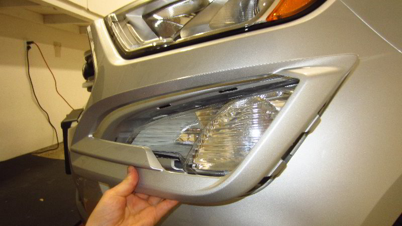 Ford-EcoSport-Front-Turn-Signal-Light-Bulbs-Replacement-Guide-026