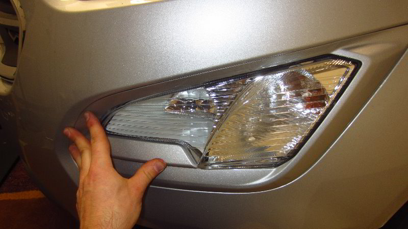 Ford-EcoSport-Front-Turn-Signal-Light-Bulbs-Replacement-Guide-027