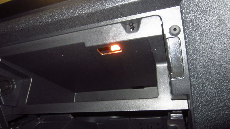 Ford-EcoSport-Glove-Box-Light-Bulb-Replacement-Guide-003