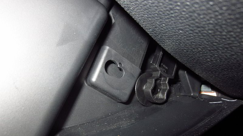 Ford-EcoSport-Glove-Box-Light-Bulb-Replacement-Guide-006