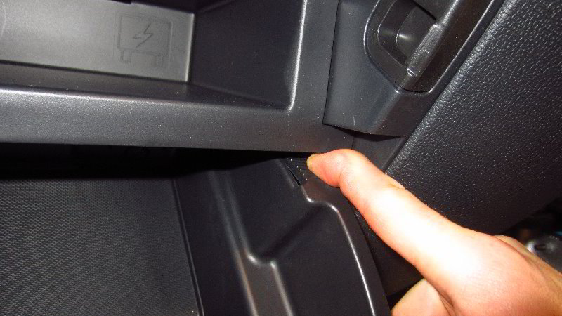 Ford-EcoSport-Glove-Box-Light-Bulb-Replacement-Guide-007