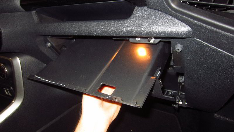 Ford-EcoSport-Glove-Box-Light-Bulb-Replacement-Guide-018