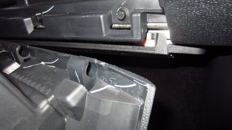 Ford-EcoSport-Glove-Box-Light-Bulb-Replacement-Guide-020