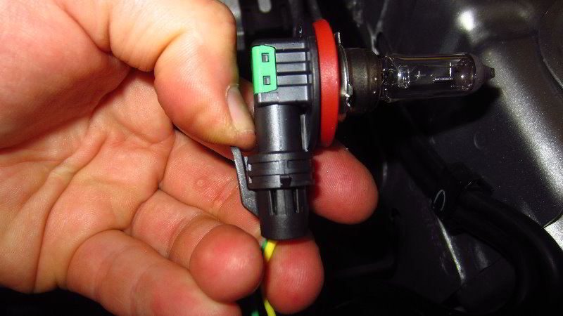 Ford-EcoSport-Headlight-Bulbs-Replacement-Guide-008