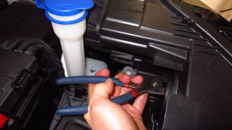 Ford-EcoSport-Headlight-Bulbs-Replacement-Guide-021