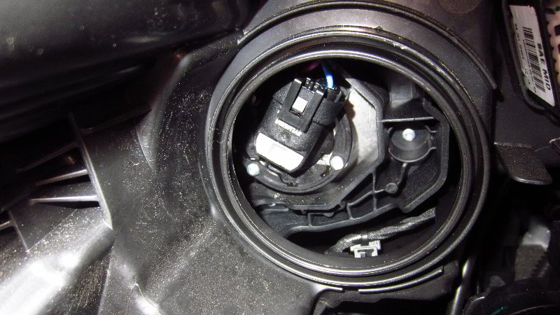 Ford-EcoSport-Headlight-Bulbs-Replacement-Guide-026