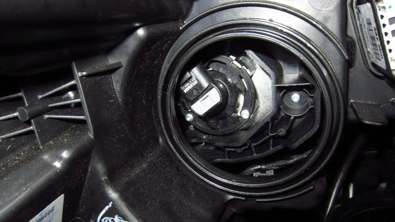 Ford-EcoSport-Headlight-Bulbs-Replacement-Guide-027