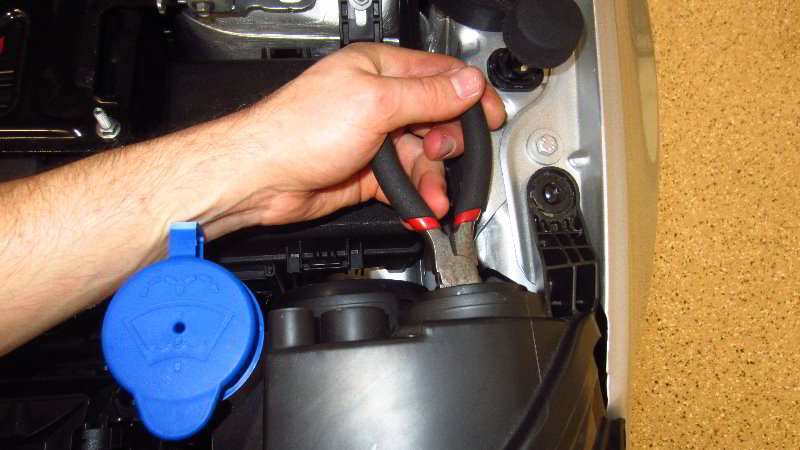 Ford-EcoSport-Headlight-Bulbs-Replacement-Guide-039