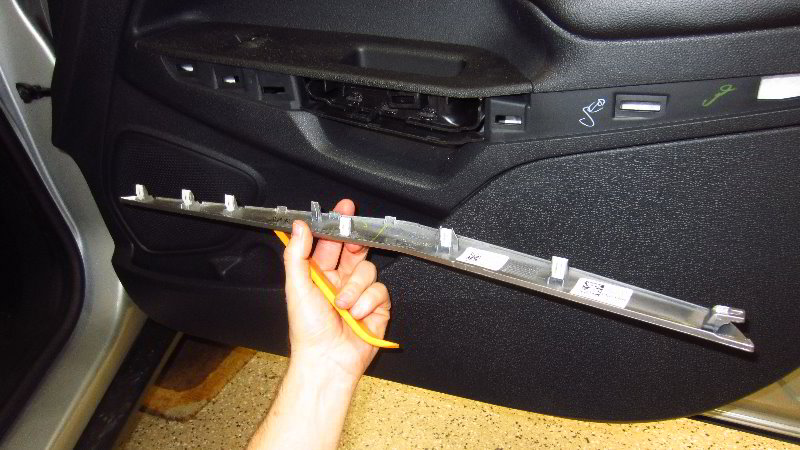Ford-EcoSport-Interior-Door-Panel-Removal-Guide-005