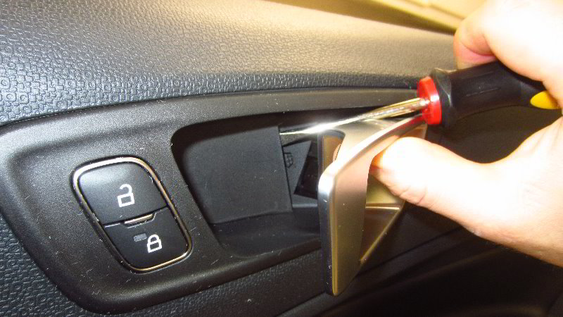Ford-EcoSport-Interior-Door-Panel-Removal-Guide-007
