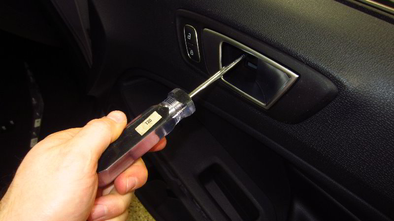 Ford-EcoSport-Interior-Door-Panel-Removal-Guide-009