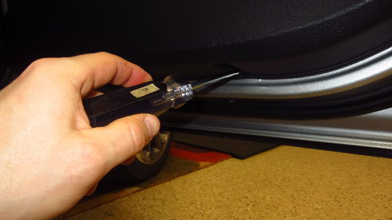 Ford-EcoSport-Interior-Door-Panel-Removal-Guide-016