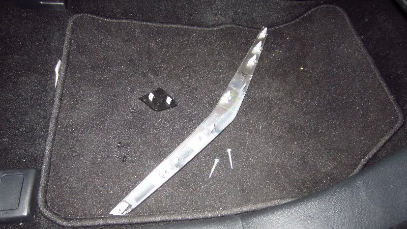 Ford-EcoSport-Interior-Door-Panel-Removal-Guide-018