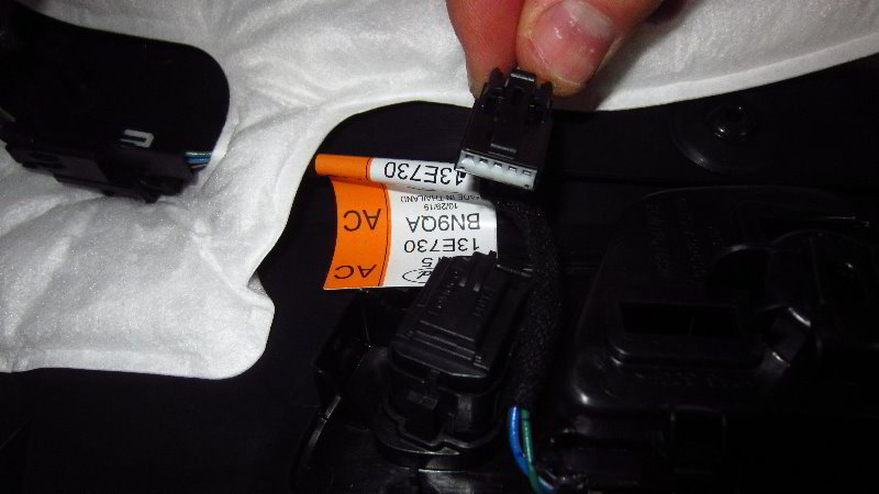 Ford-EcoSport-Interior-Door-Panel-Removal-Guide-026