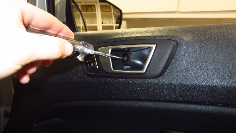 Ford-EcoSport-Interior-Door-Panel-Removal-Guide-054