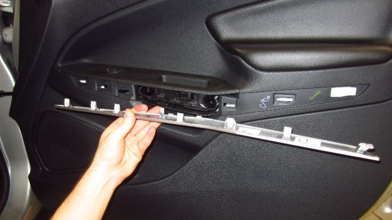 Ford-EcoSport-Interior-Door-Panel-Removal-Guide-055