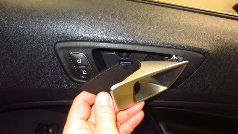 Ford-EcoSport-Interior-Door-Panel-Removal-Guide-059