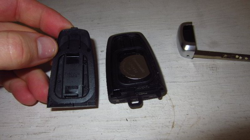 Ford-EcoSport-Key-Fob-Battery-Replacement-Guide-010