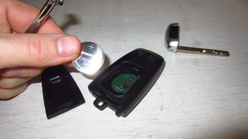 Ford-EcoSport-Key-Fob-Battery-Replacement-Guide-012