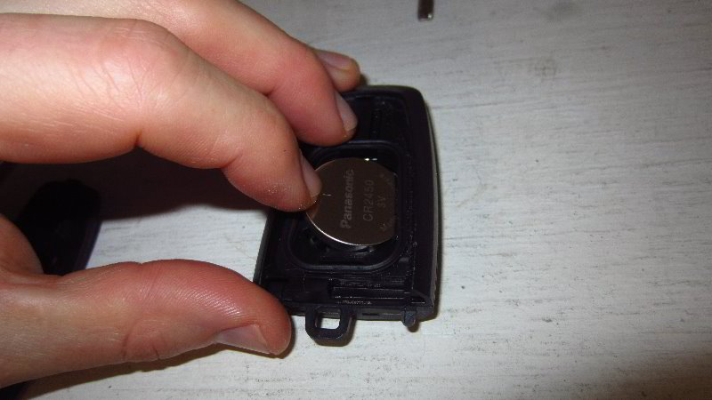 Ford-EcoSport-Key-Fob-Battery-Replacement-Guide-015
