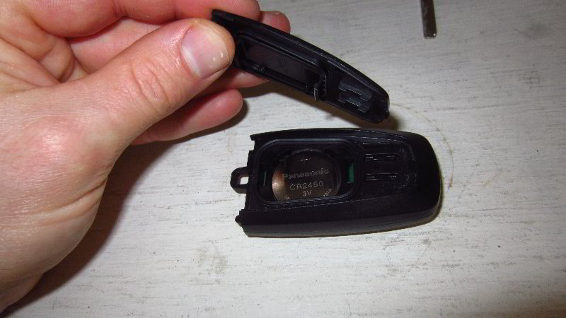 Ford-EcoSport-Key-Fob-Battery-Replacement-Guide-016