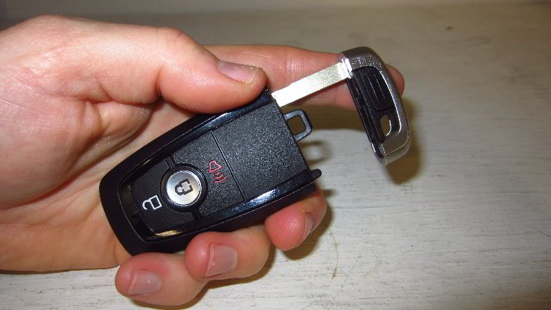 Ford-EcoSport-Key-Fob-Battery-Replacement-Guide-019