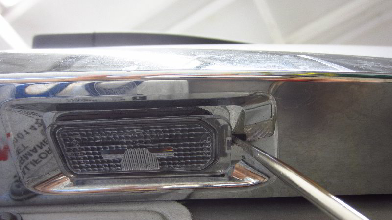 Ford-EcoSport-License-Plate-Light-Bulbs-Replacement-Guide-004