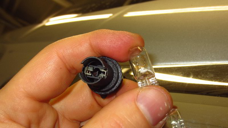 Ford-EcoSport-License-Plate-Light-Bulbs-Replacement-Guide-011