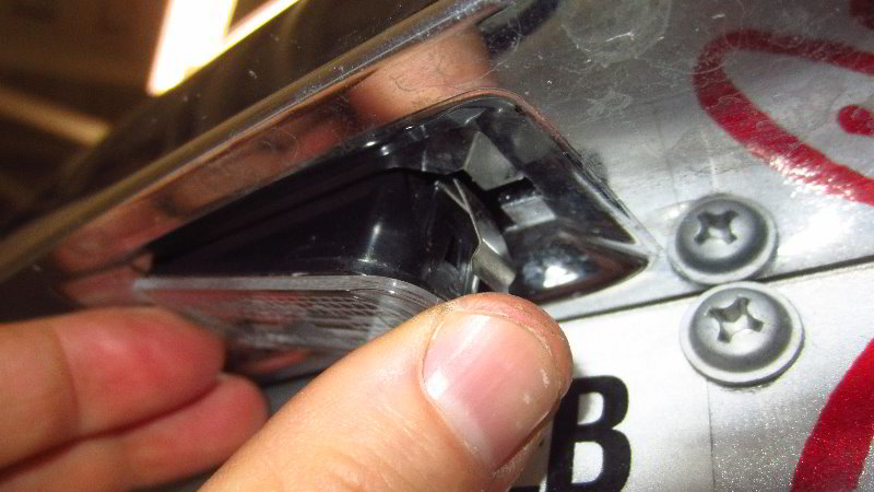 Ford-EcoSport-License-Plate-Light-Bulbs-Replacement-Guide-016