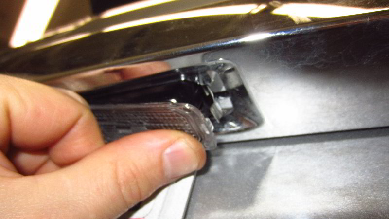 Ford-EcoSport-License-Plate-Light-Bulbs-Replacement-Guide-018