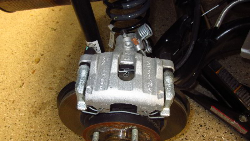 Ford-EcoSport-Rear-Brake-Pads-Replacement-Guide-007