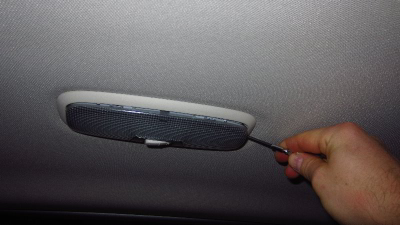 Ford-EcoSport-Rear-Dome-Light-Bulb-Replacement-Guide-003