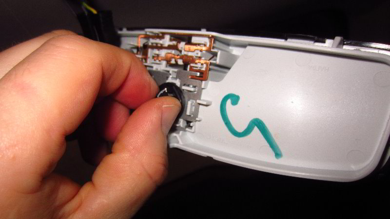 Ford-EcoSport-Rear-Dome-Light-Bulb-Replacement-Guide-006