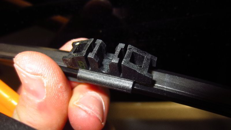 Ford-EcoSport-Rear-Wiper-Blade-Replacement-Guide-004