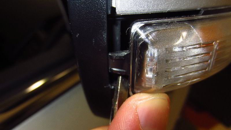 Ford-EcoSport-Side-View-Mirror-Turn-Signal-Light-Bulb-Replacement-Guide-006