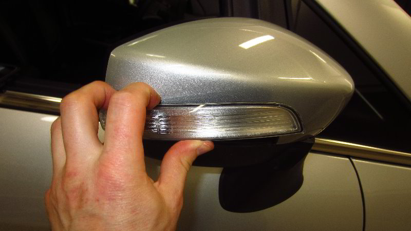 Ford-EcoSport-Side-View-Mirror-Turn-Signal-Light-Bulb-Replacement-Guide-008