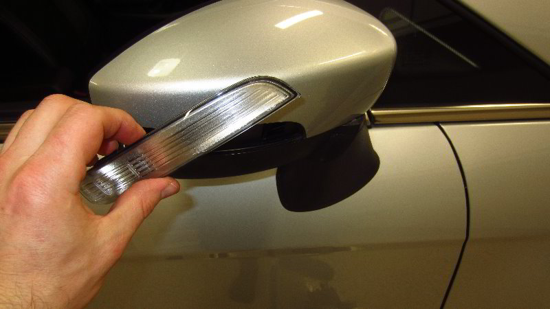 Ford-EcoSport-Side-View-Mirror-Turn-Signal-Light-Bulb-Replacement-Guide-011