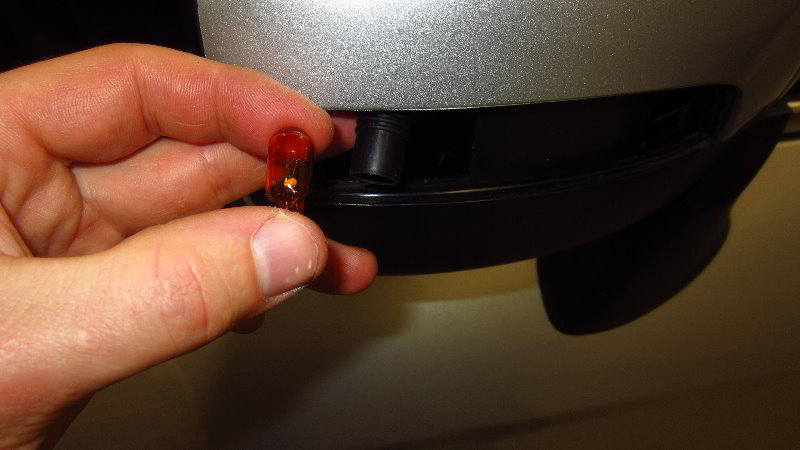 Ford-EcoSport-Side-View-Mirror-Turn-Signal-Light-Bulb-Replacement-Guide-015